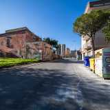 Cambiamo ora zona, dirigendoci in via Omodeo 12, nella zona di San Marcello. Qui, di fronte all�antica villa Giustiniani, dal 2014...